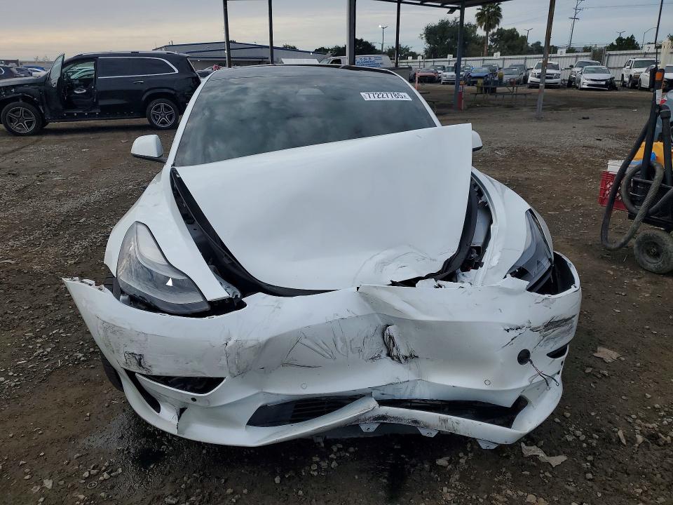 77227785 :رقم المزاد ، 5YJ3E1EA4NF336202 vin ، 2022 Tesla Model 3 مزاد بيع
