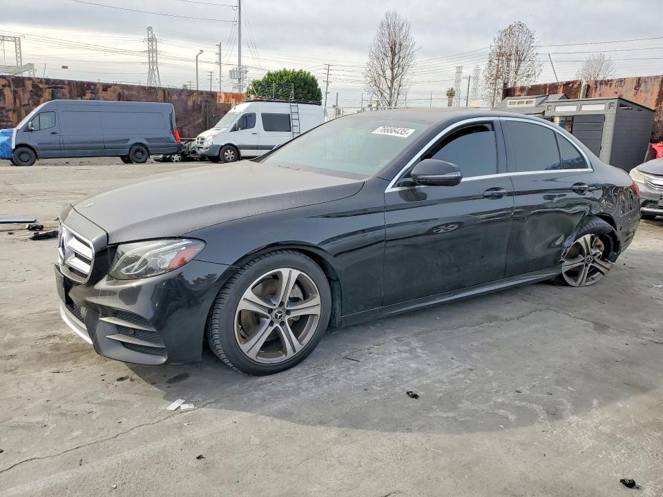 76666435 :رقم المزاد ، WDDZF4JB1KA526993 vin ، 2019 Mercedes-benz E مزاد بيع