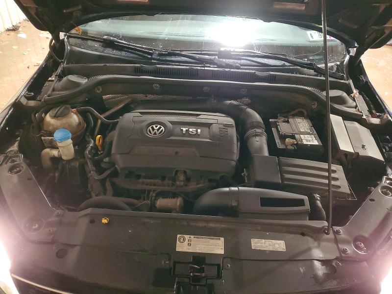 76162785 :رقم المزاد ، 3VW5T7AJ4HM215416 vin ، 2017 Volkswagen Jetta مزاد بيع