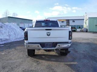 77612605 :رقم المزاد ، 3C6UR5CL3FG510638 vin ، 2015 Ram 2500 مزاد بيع