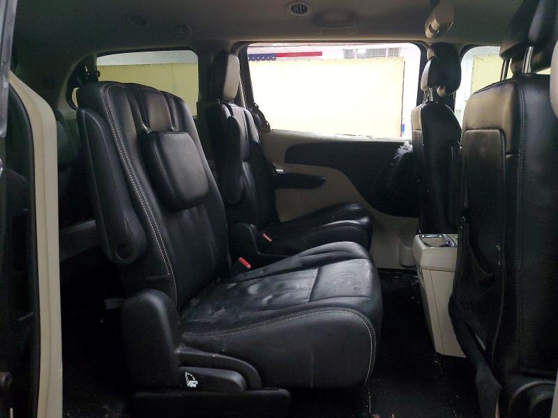 78441765 :رقم المزاد ، 2C4RC1AG0FR676737 vin ، 2015 Chrysler Town & Country مزاد بيع