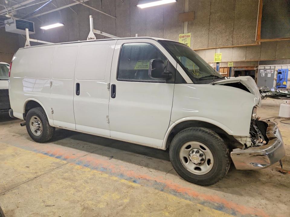 75624335 :رقم المزاد ، 1GCWGFCA0E1162290 vin ، 2014 Chev Express G2500 مزاد بيع