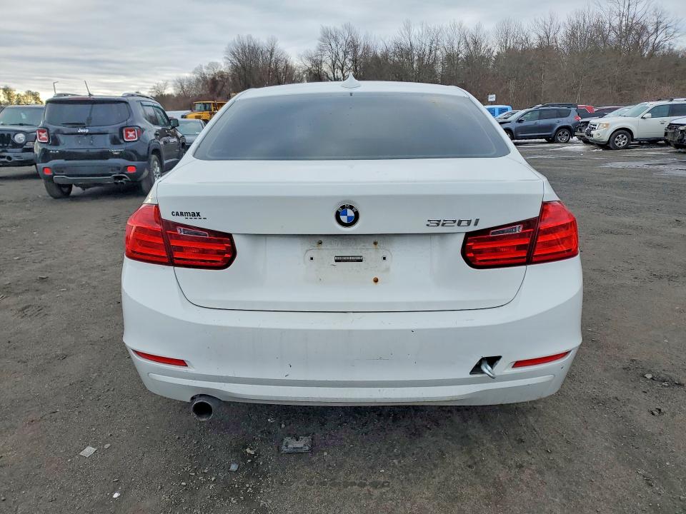 2014 Bmw 320 მანქანა იყიდება აუქციონზე, vin: WBA3C3G58ENS70592, აუქციონის ნომერი: 78292435