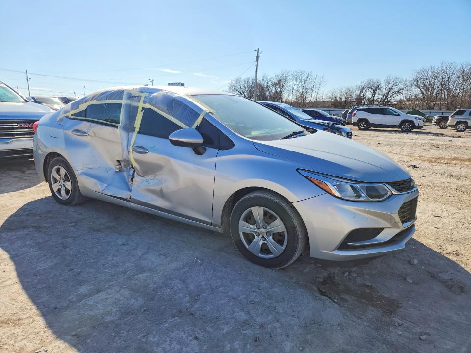 75232135 :رقم المزاد ، 1G1BC5SM6H7178388 vin ، 2017 Chevrolet Cruze مزاد بيع