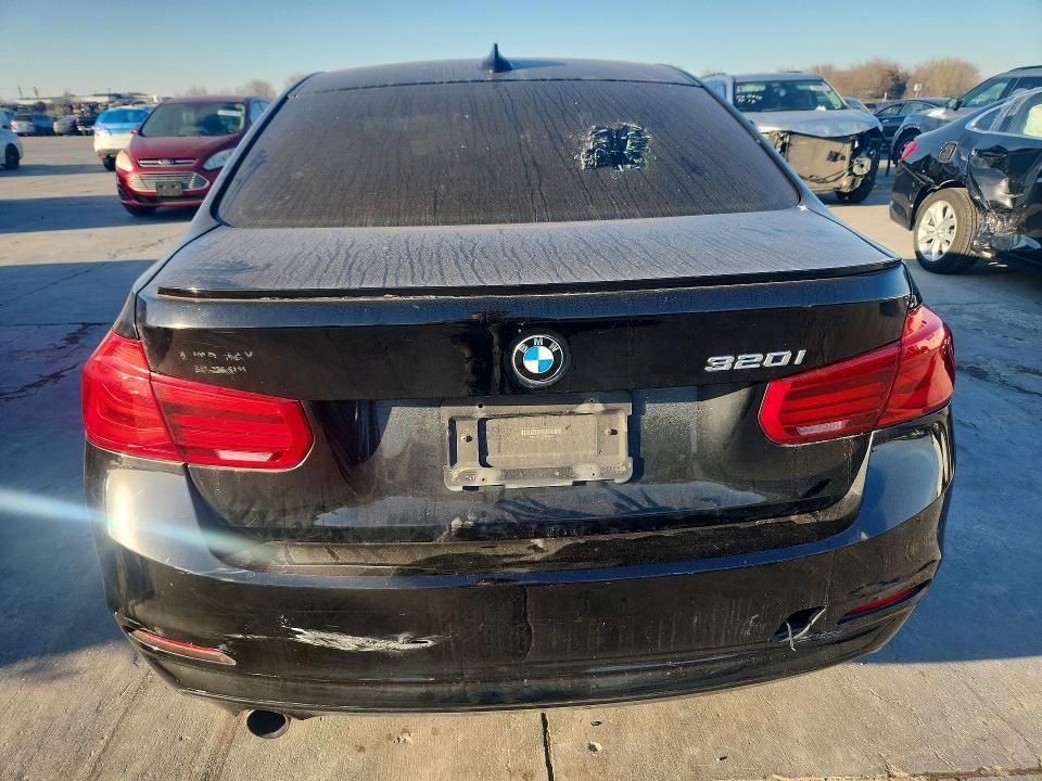 Aukcja sprzedaży 2016 Bmw 320, vin: WBA8A9C57GK616737, numer aukcji: 77575115