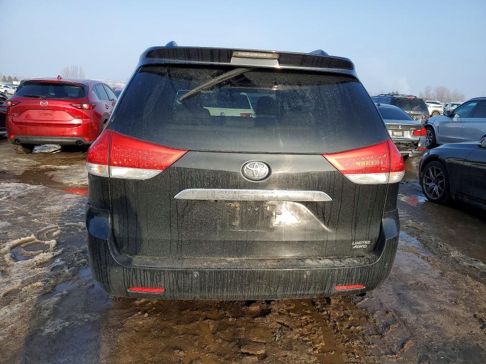 76533715 :رقم المزاد ، 5TDDK3DCXBS009628 vin ، 2011 Toyota Sienna مزاد بيع