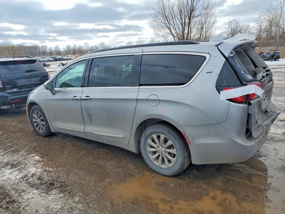 Продажа на аукционе авто 2017 Chrysler Pacifica, vin: 2C4RC1BG4HR739579, номер лота: 77279775