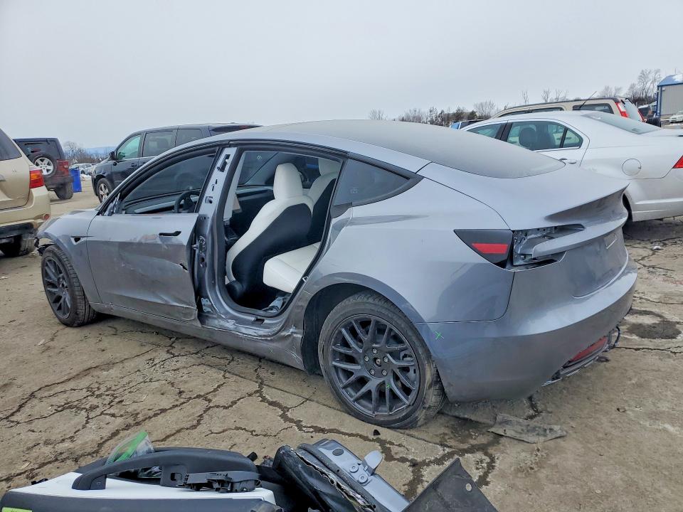 75825445 :رقم المزاد ، 5YJ3E1EA8SF063342 vin ، 2025 Tesla Model 3 مزاد بيع