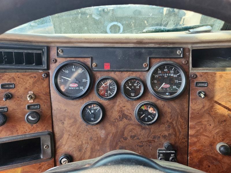 2002 Peterbilt 330 მანქანა იყიდება აუქციონზე, vin: 2NPNHD7X72M556314, აუქციონის ნომერი: 78335975