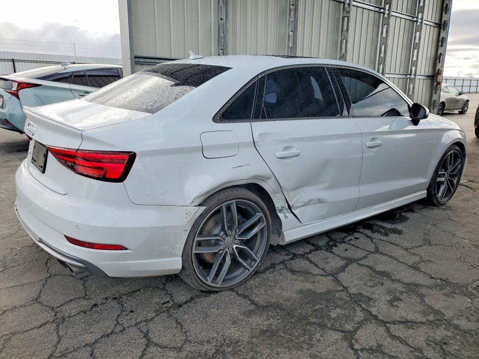 Продаж на аукціоні авто 2017 Audi S3, vin: WAUB1GFF6H1019987, номер лоту: 77610925