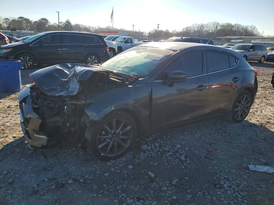76352445 :رقم المزاد ، 3MZBN1L37JM159647 vin ، 2018 Mazda 3 مزاد بيع