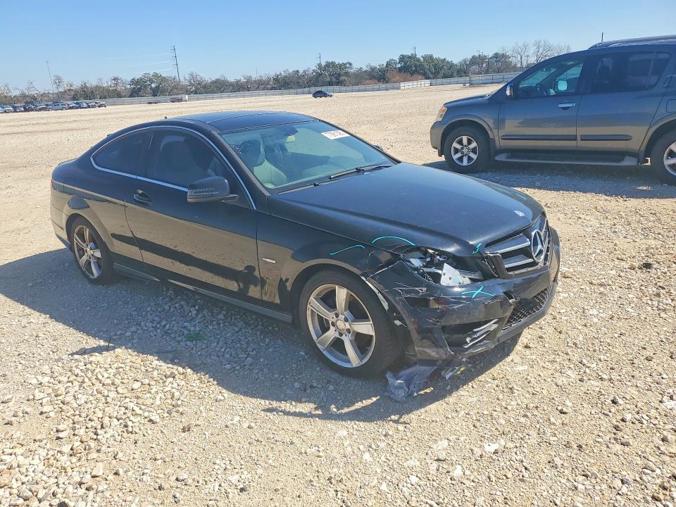 Продаж на аукціоні авто 2012 Mercedes-benz C, vin: WDDGJ4HB5CF779363, номер лоту: 77091395