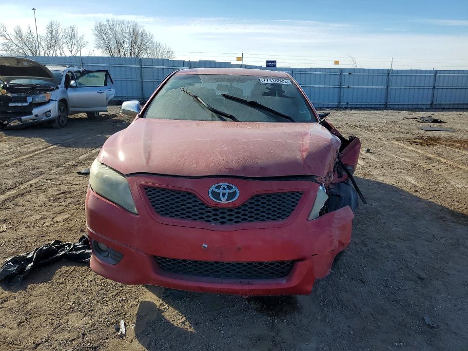 77116505 :رقم المزاد ، 4T1BF3EK5AU520946 vin ، 2010 Toyota Camry مزاد بيع