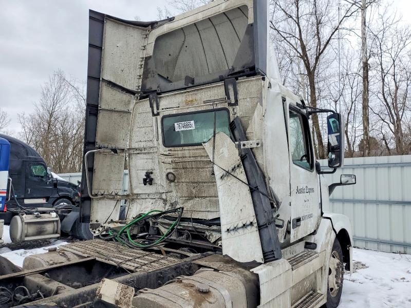Продаж на аукціоні авто 2017 Volv Vn, vin: 4V4NC9EG1HN985628, номер лоту: 76746665