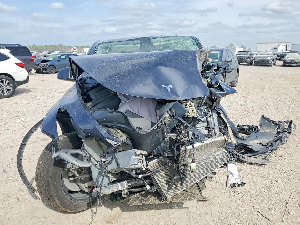 78882525 :رقم المزاد ، 7SAYGDED4RF104610 vin ، 2024 Tesla Model Y مزاد بيع