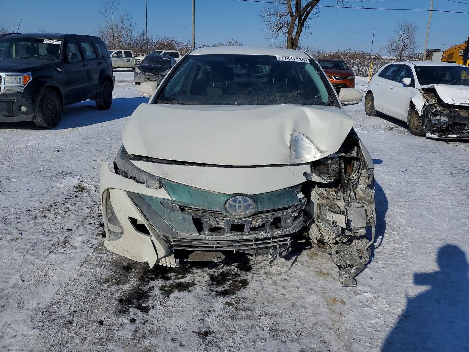 77417135 :رقم المزاد ، JTDKARFP3H3050707 vin ، 2017 Toyota Prius مزاد بيع