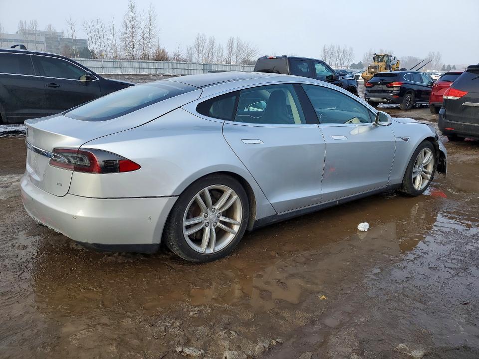 2014 Tesla Model S მანქანა იყიდება აუქციონზე, vin: 5YJSA1H18EFP61182, აუქციონის ნომერი: 76614315