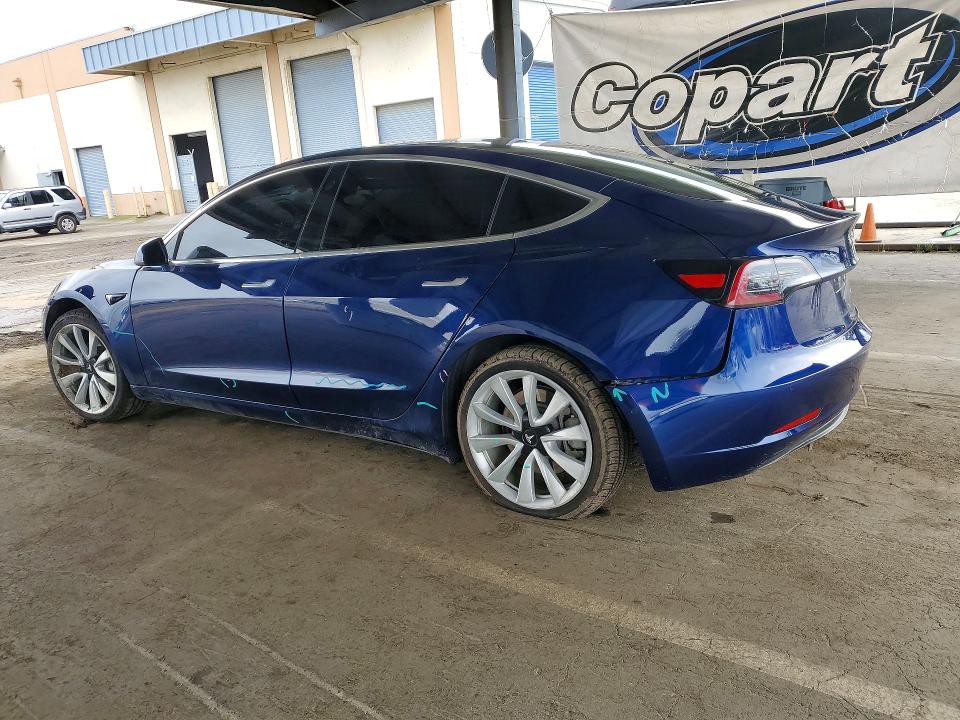 Продажа на аукционе авто 2018 Tesla Model 3, vin: 5YJ3E1EB5JF115985, номер лота: 78347265