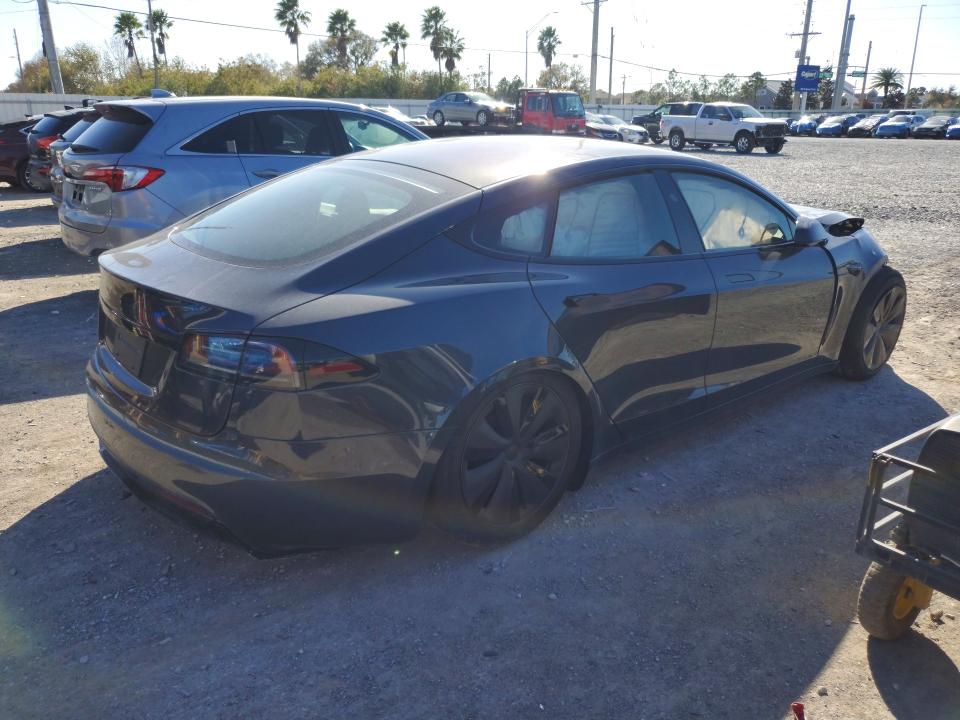 76738185 :رقم المزاد ، 5YJSA1E5XSF551377 vin ، 2025 Tesla Model S مزاد بيع