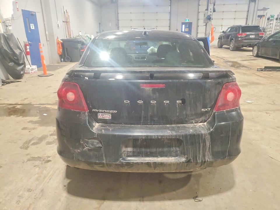 77950965 :رقم المزاد ، 1C3CDZCB5EN102895 vin ، 2014 Dodge Avenger مزاد بيع