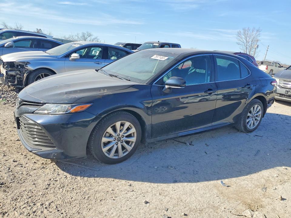 75971465 :رقم المزاد ، 4T1B11HK7KU681766 vin ، 2019 Toyota Camry مزاد بيع