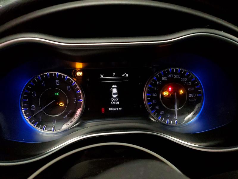 75990925 :رقم المزاد ، 1C3CCCFB0FN530905 vin ، 2015 Chrysler 200 مزاد بيع