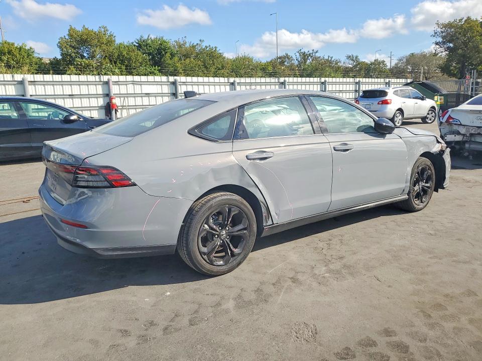 Продаж на аукціоні авто 2025 Honda Accord, vin: 1HGCY1F43SA072461, номер лоту: 78372135