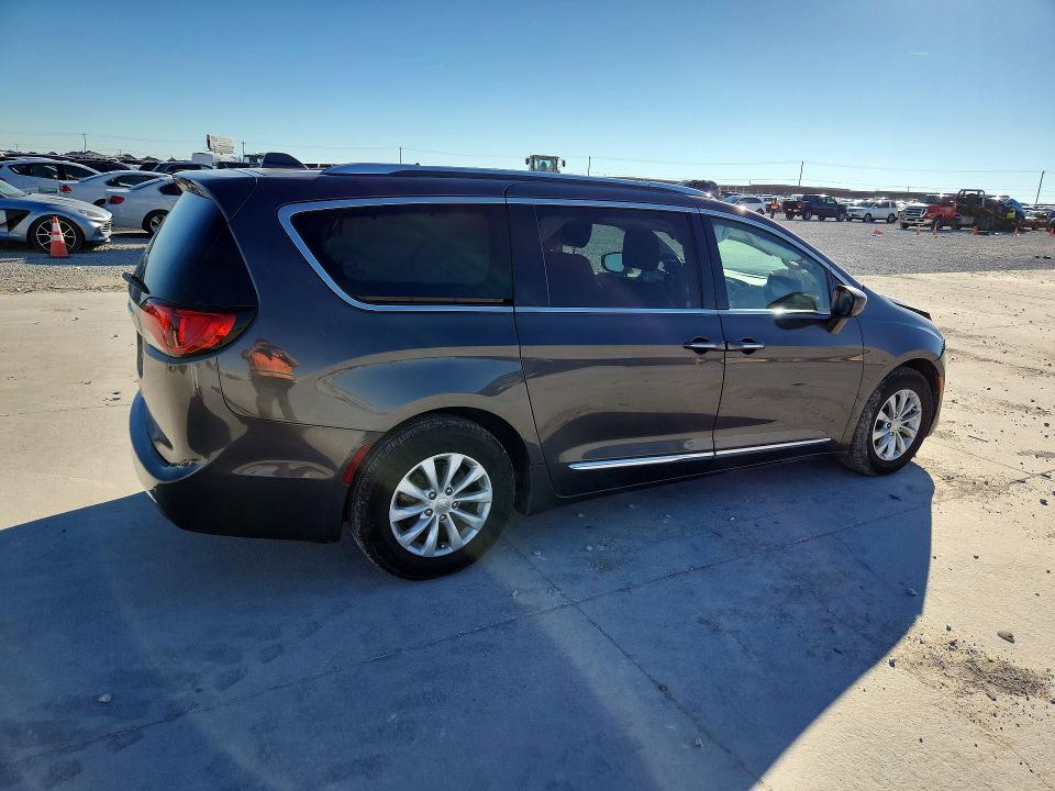 Продажа на аукционе авто 2018 Chrysler Pacifica, vin: 2C4RC1BG0JR192736, номер лота: 77831765