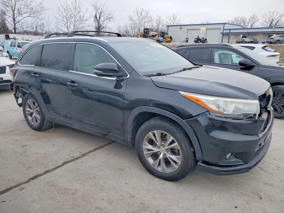 78454745 :رقم المزاد ، 5TDKKRFH2FS059853 vin ، 2015 Toyota Highlander مزاد بيع