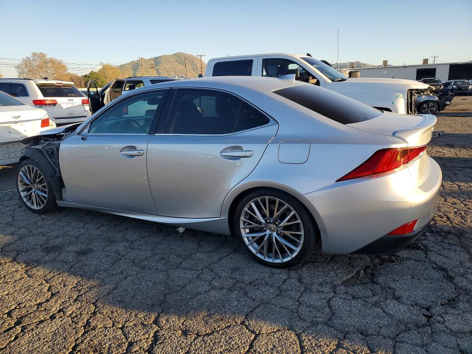 76559535 :رقم المزاد ، JTHBA1D26J5073822 vin ، 2018 Lexus Is مزاد بيع