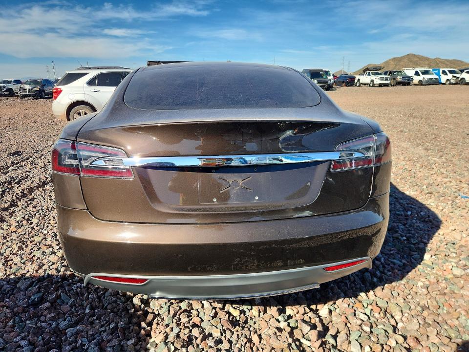 2013 Tesla Model S მანქანა იყიდება აუქციონზე, vin: 5YJSA1CN6DFP12880, აუქციონის ნომერი: 78648165