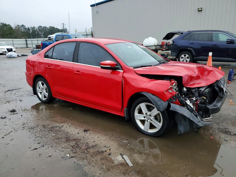 76203315 :رقم المزاد ، 3VWLL7AJ3DM421442 vin ، 2013 Volkswagen Jetta مزاد بيع