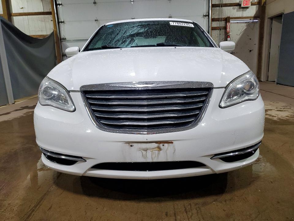 Продажа на аукционе авто 2013 Chrysler 200, vin: 1C3CCBBB1DN743911, номер лота: 77802235