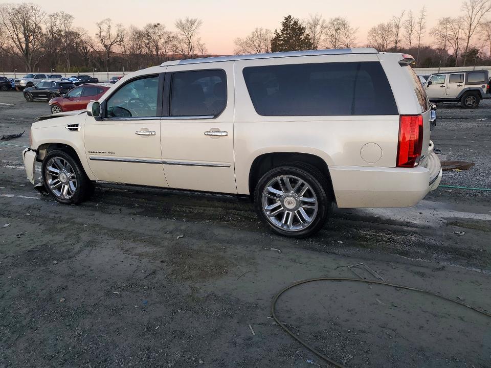 76030095 :رقم المزاد ، 1GYUKKEF4AR195502 vin ، 2010 Cadillac Escalade مزاد بيع