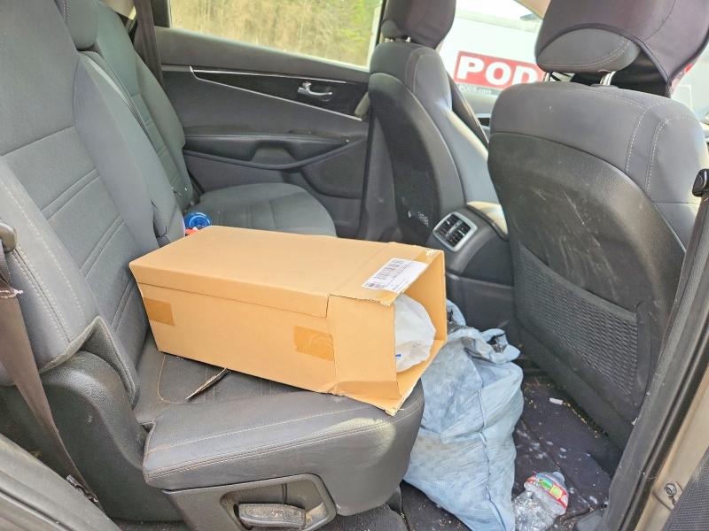 78909605 :رقم المزاد ، 5XYPG4A30GG076073 vin ، 2016 Kia Sorento مزاد بيع