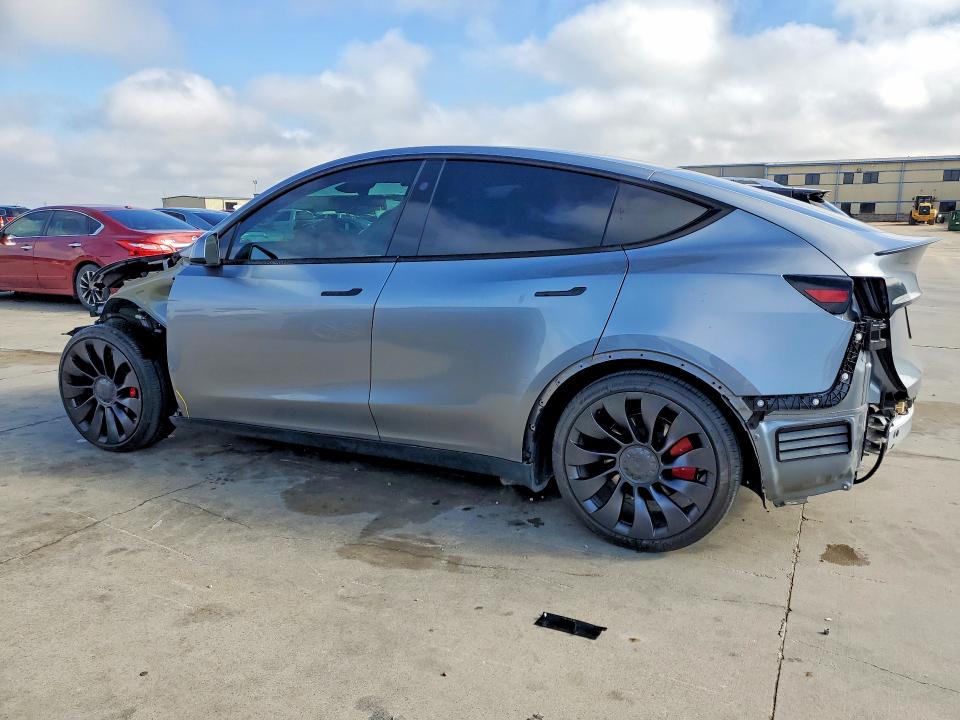Продаж на аукціоні авто 2025 Tesla Model Y, vin: 7SAYGDEF4SA339738, номер лоту: 76986145
