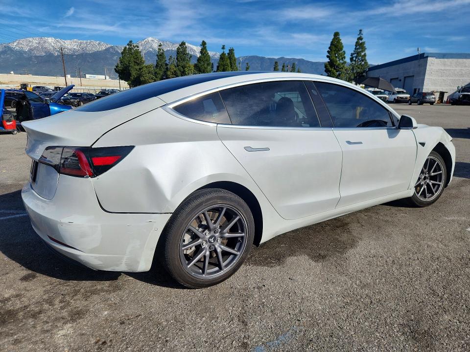 Продажа на аукционе авто 2020 Tesla Model 3, vin: 5YJ3E1EA0LF741034, номер лота: 77811165