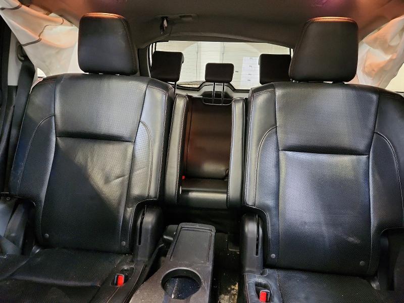 Продажа на аукционе авто 2015 Toyota Highlander, vin: 5TDDKRFH8FS099590, номер лота: 77126105