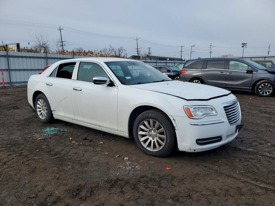 Продажа на аукционе авто 2013 Chrysler 300, vin: 2C3CCAAG8DH551711, номер лота: 77906585