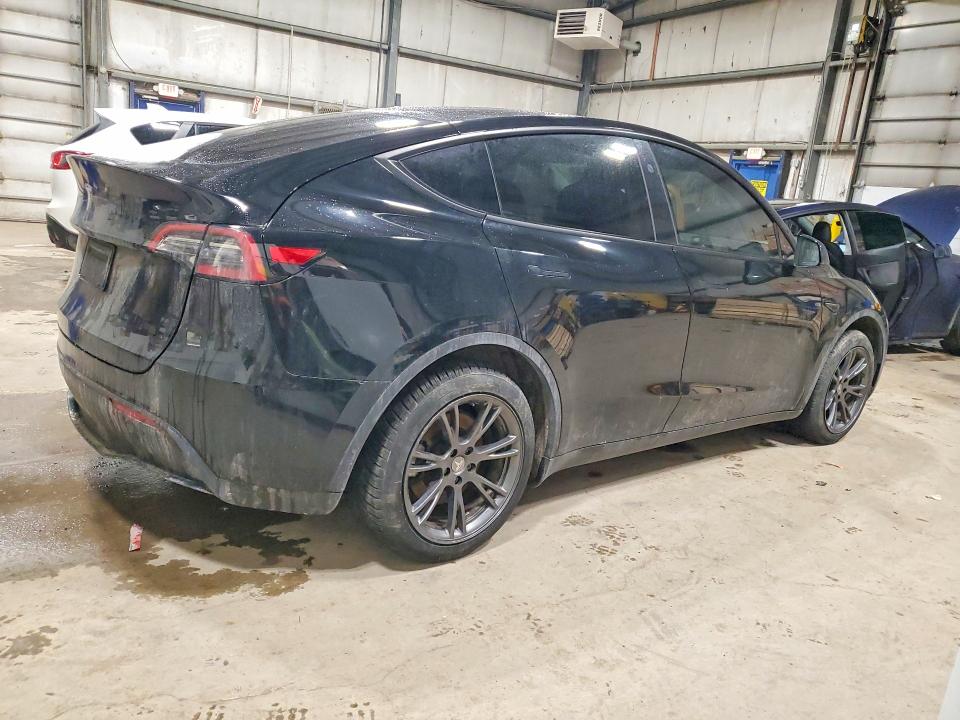 77228665 :رقم المزاد ، 7SAYGDED1RF096014 vin ، 2024 Tesla Model Y مزاد بيع