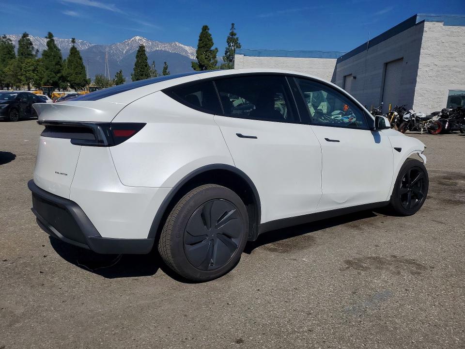 78685185 :رقم المزاد ، 7SAYGDEE4TF526263 vin ، 2026 Tesla Model Y مزاد بيع
