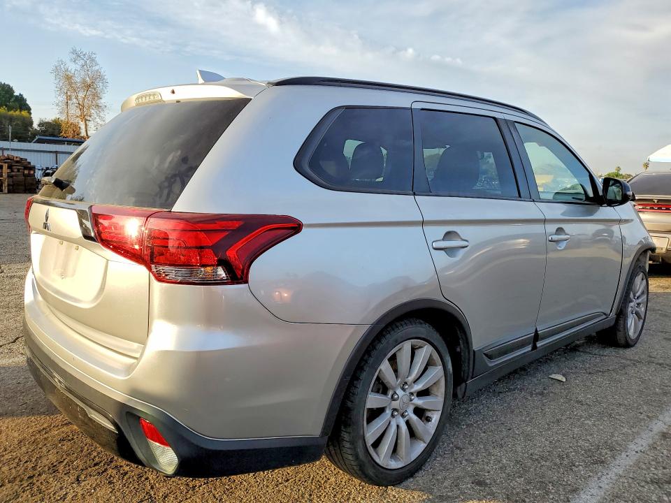 Продаж на аукціоні авто 2020 Mitsubishi Outlander, vin: JA4AZ3A32LZ032589, номер лоту: 76469355