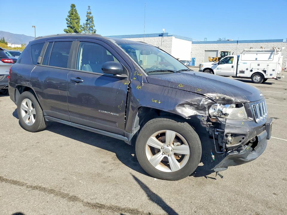 75690745 :رقم المزاد ، 1C4NJCBA5GD569097 vin ، 2016 Jeep Compass مزاد بيع