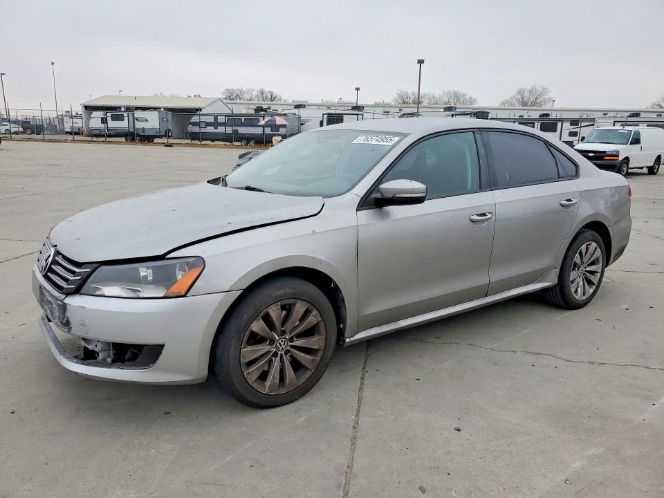 2013 Volkswagen Passat მანქანა იყიდება აუქციონზე, vin: 1VWAP7A35DC015211, აუქციონის ნომერი: 76574955