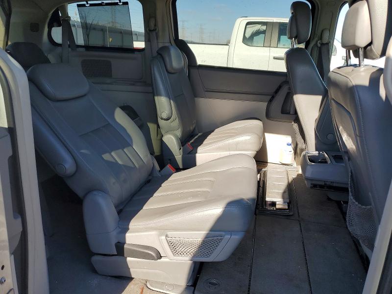 75814185 :رقم المزاد ، 2A4RR5D14AR368857 vin ، 2010 Chrysler Town & Country مزاد بيع