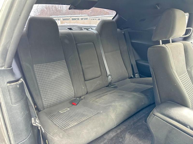75220435 :رقم المزاد ، 2C3CDZBT8JH141994 vin ، 2018 Dodge Challenger مزاد بيع