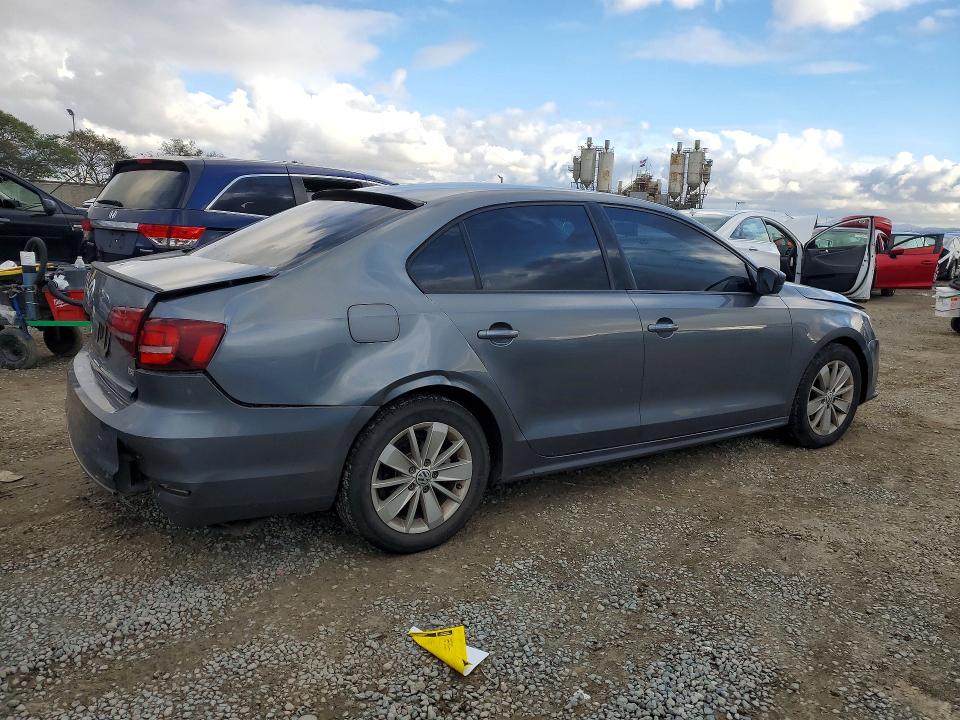 76954615 :رقم المزاد ، 3VW267AJ4GM362344 vin ، 2016 Volkswagen Jetta مزاد بيع