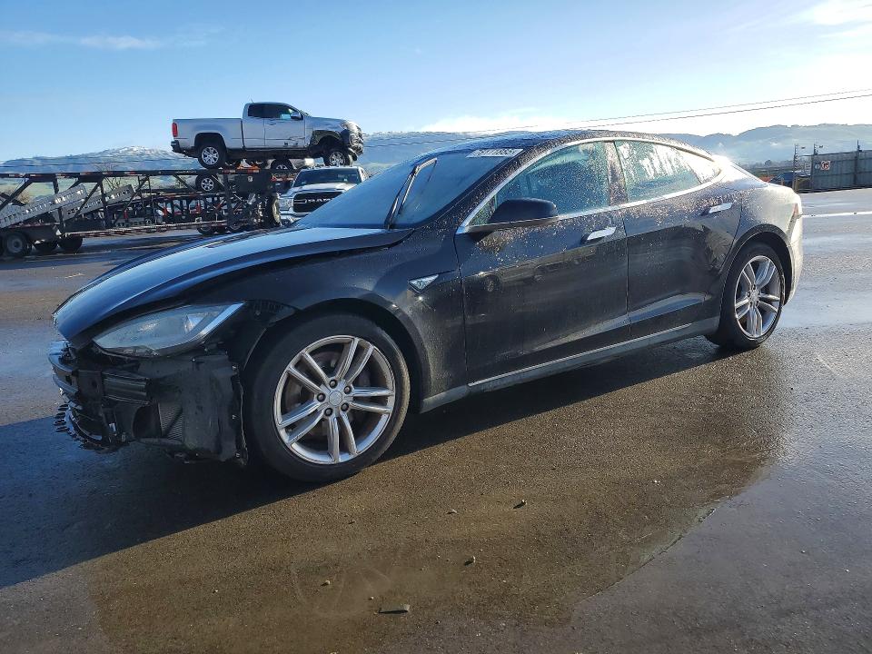 Продажа на аукционе авто 2015 Tesla Model S, vin: 5YJSA1E28FF115249, номер лота: 78111885