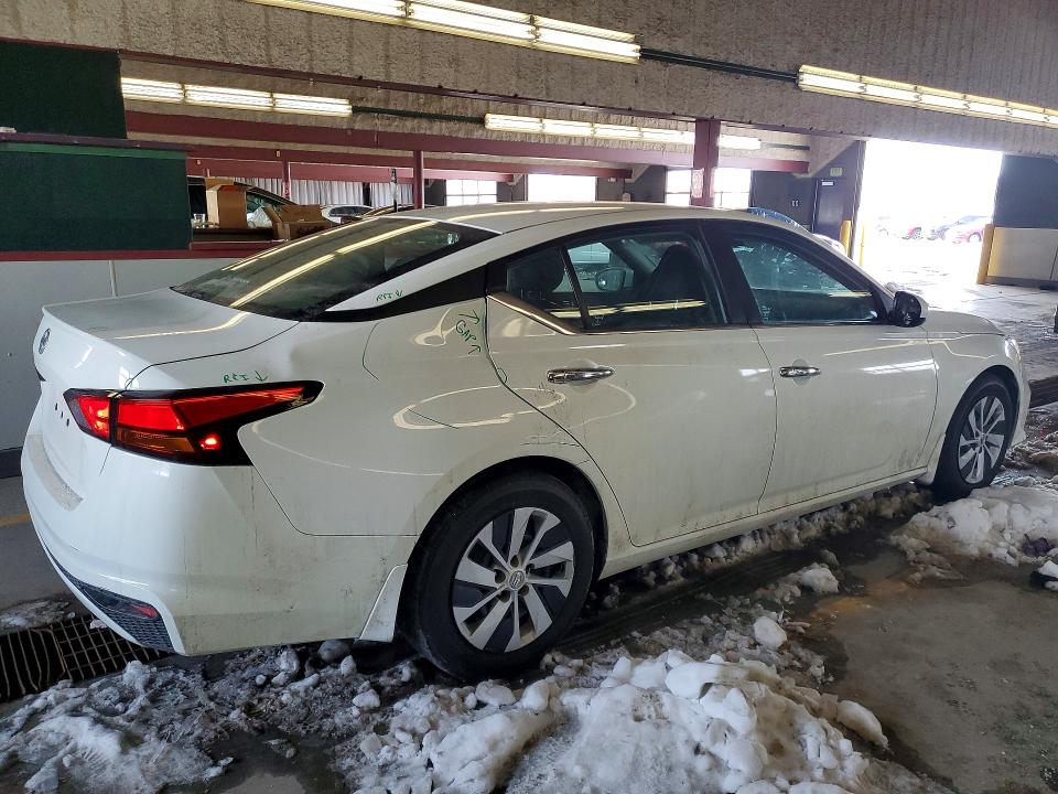 75649005 :رقم المزاد ، 1N4BL4BVXMN381905 vin ، 2021 Nissan Altima مزاد بيع