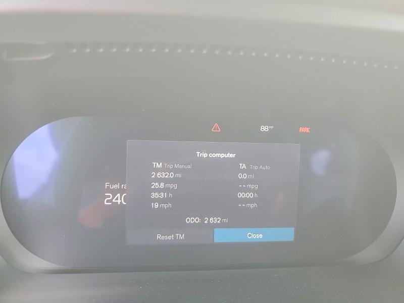 77595115 :رقم المزاد ، YV4L12UC0T2700326 vin ، 2026 Volvo Xc40 مزاد بيع